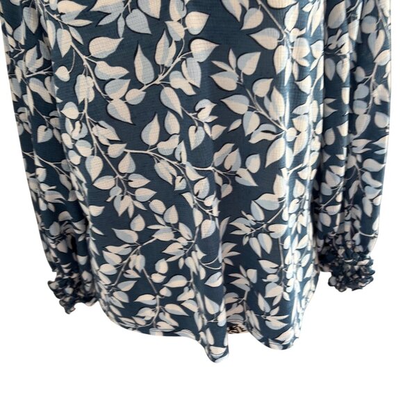 Banana Republic V-Neck Blouse Blue & White Leaves Semi Sheer 3/4 Sleeves EUC - Picture 6 of 8